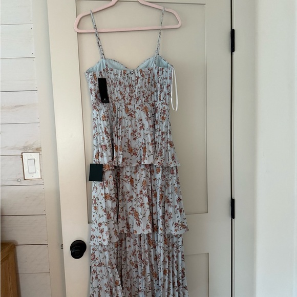 Never worn! Lulus tiered dress - Picture 2 of 3